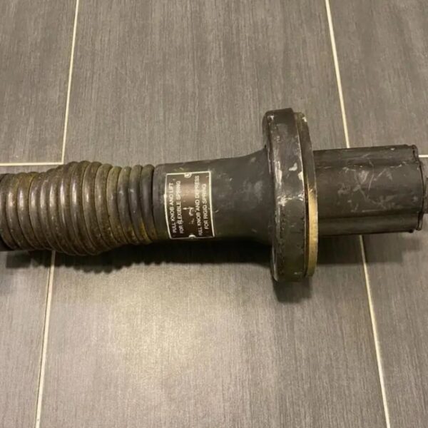 WhatsApp Image 2026-04-02 at 21.45.27 (1) Hmmwv Humvee antenna base Harris base US Army