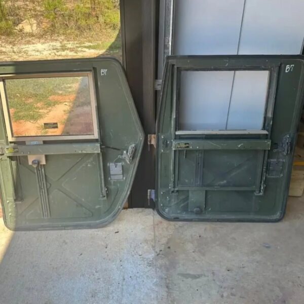 WhatsApp Image 2026-04-02 at 21.49.44 Hmmwv Humvee antenna base Harris base US Army