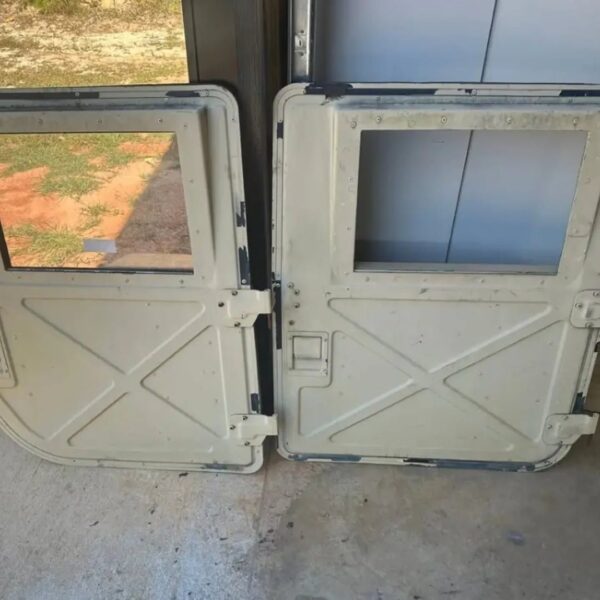 WhatsApp Image 2026-04-02 at 21.49.45 Hmmwv Humvee antenna base Harris base US Army