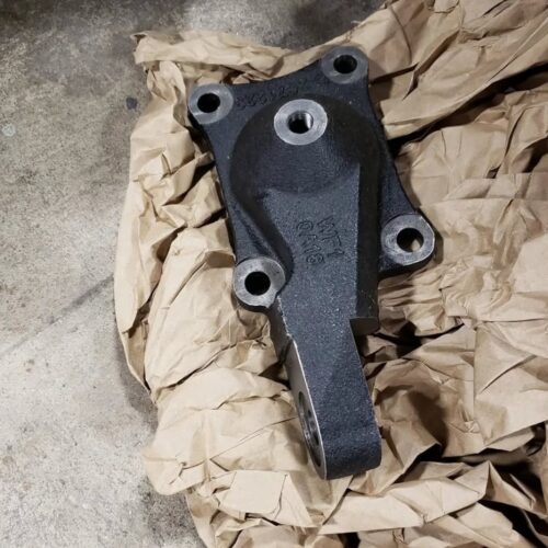 4 CTIS spindles with spacers and 4 CTIS knuckle brackets left and right.