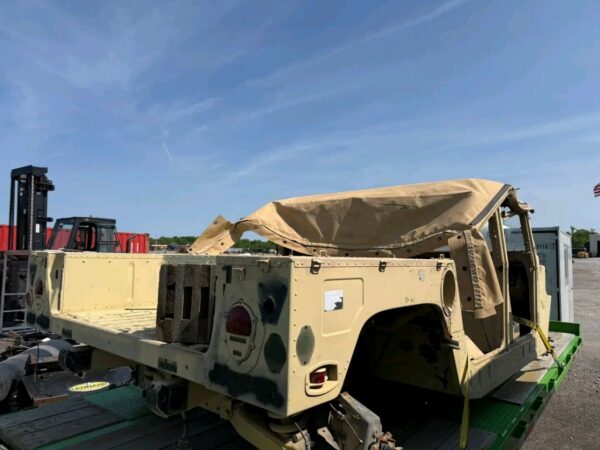 Humvee parts truck for sale still has 6.5 non turbo engine and drivetrain